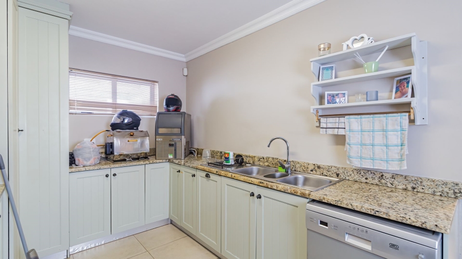 4 Bedroom Property for Sale in Blue Lagoon Western Cape